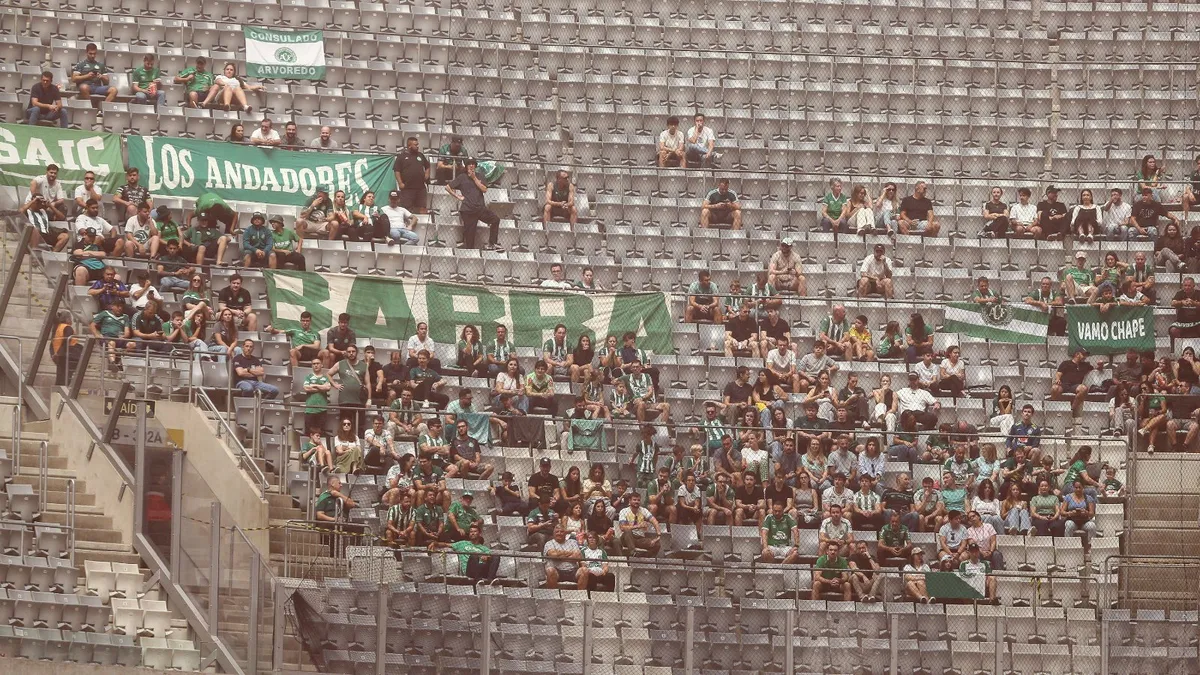 Maior torcida de Santa Catarina: Chapecoense lidera pesquisa de 2026