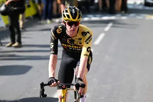 Ciclista belga sofre acidente de carro após infarto