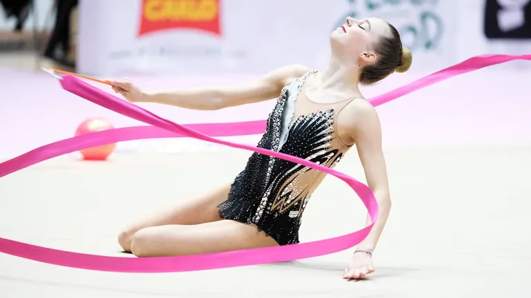 Ginástica Rítmica (2025): história, regras, aparelhos e curiosidades [com vídeos]