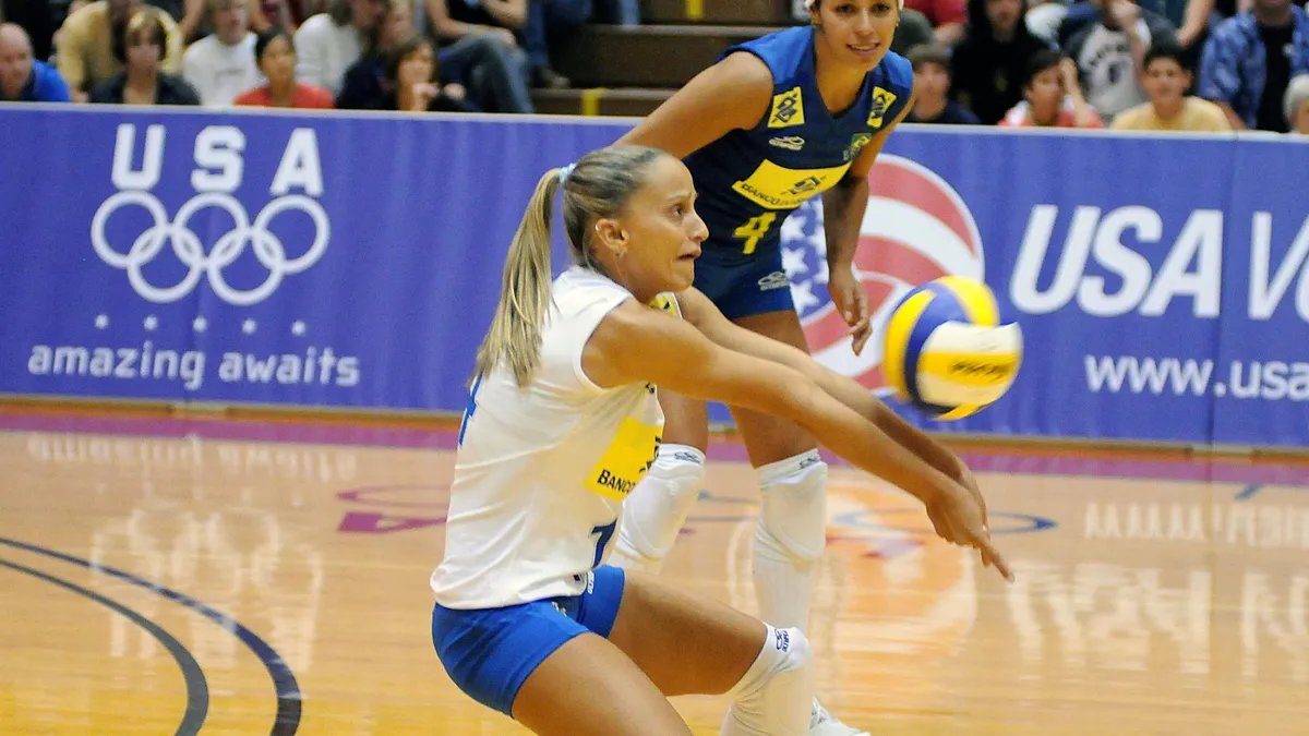 Fabi entra no Hall da Fama do v&ocirc;lei e diz que ser l&iacute;bero &eacute; &ldquo;exerc&iacute;cio de humildade&rdquo;