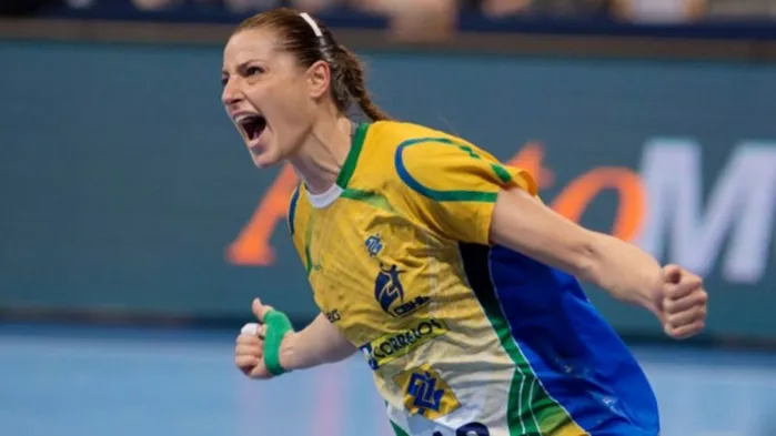 Duda Amorim jogadora de handebol