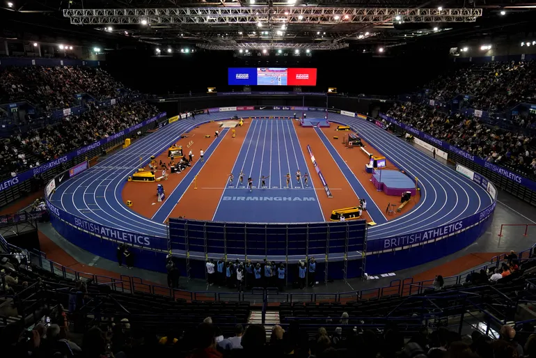 Ridículo! Atleta brasileiro é criticado por forçar simpatia e ter comportamento inadequado