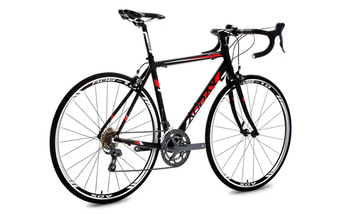 Bicicletas de ciclismo de estrada são conhecidas como bike speed