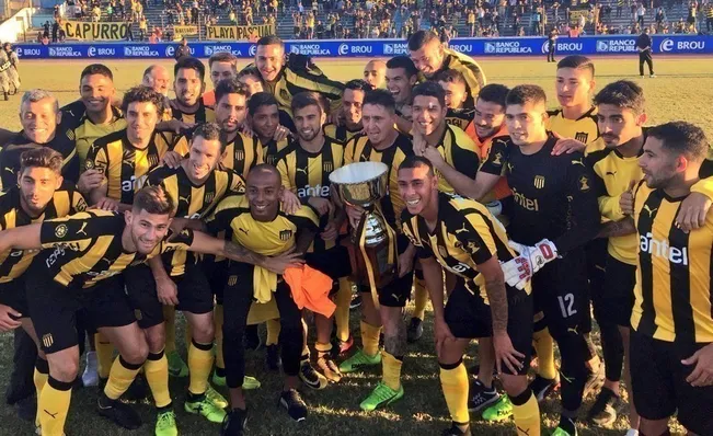 Pe&ntilde;arol maior campe&atilde;o uruguaio