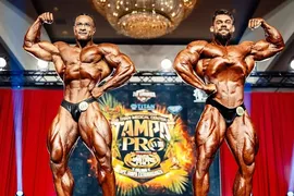 VICE-CAMPEÃO! Top 9 no Mr. Olympia, Matheus Menegate é derrotado no Tampa Pro 2025; Brasil tem 3 campeões