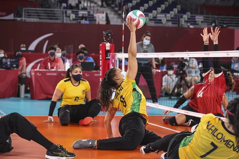 Brasil tem duas medalhas de bronze no vôlei sentado feminino