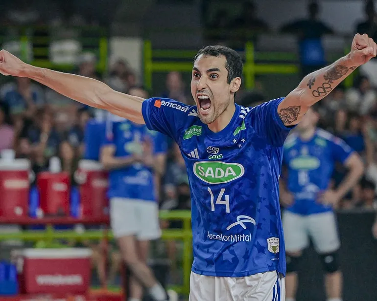 Douglas Souza revela segredo do sucesso no Cruzeiro nos jogos: “Isso é mortal!”