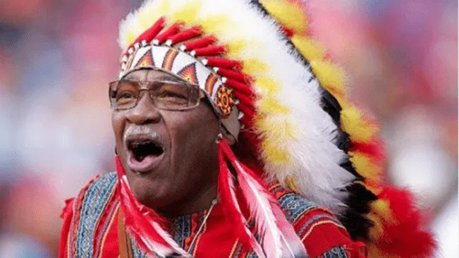 Chief Zee mascote não oficial dos Redskins