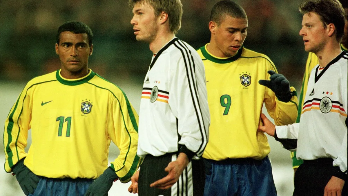 Ronaldo Fen&ocirc;meno x Rom&aacute;rio: quem foi melhor? Copas, gols e t&iacute;tulos lado a lado