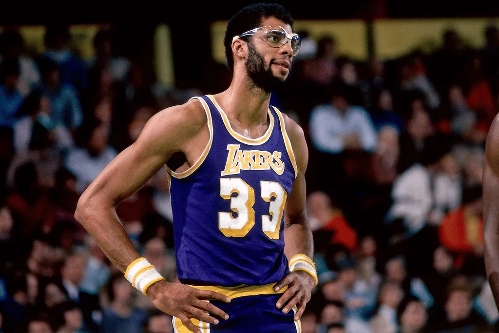 Kareem Abdul-Jabbar possui 6 prêmios de MVP da temporada regular da NBA