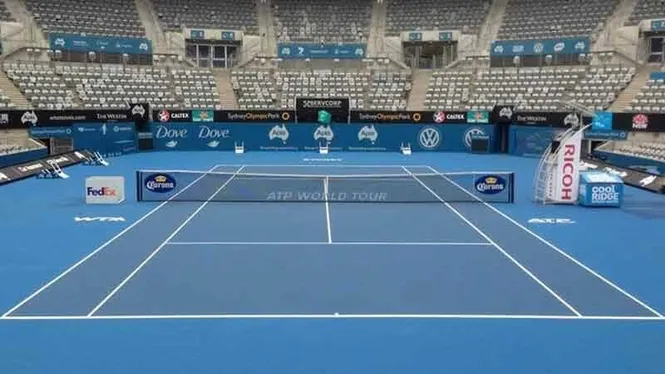 Quadra de t&ecirc;nis e rede de t&ecirc;nis