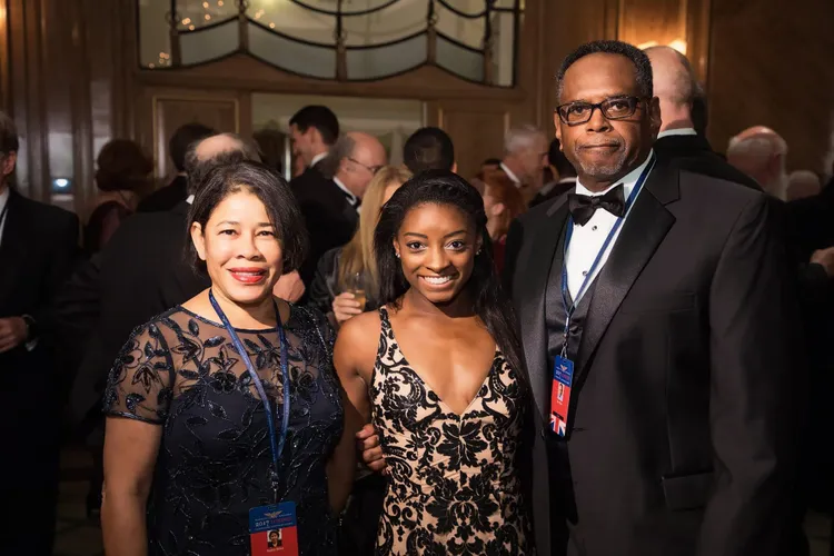 Biografia de Simone Biles