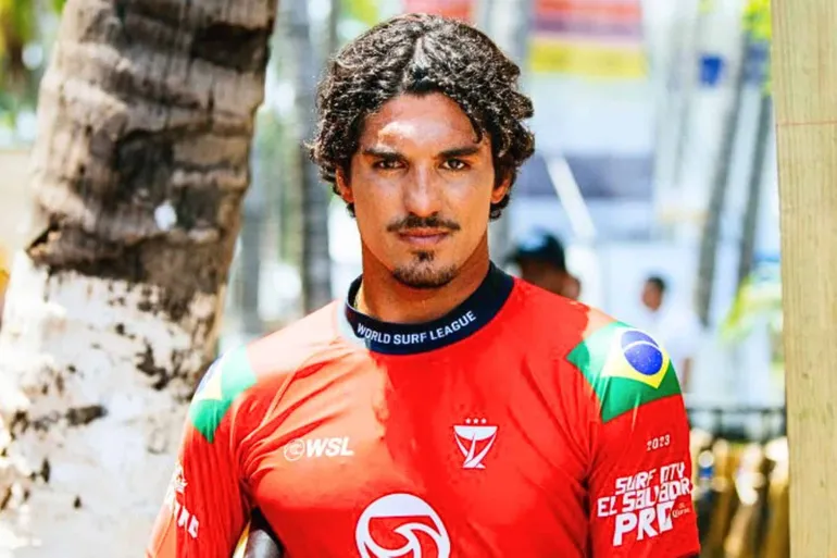 &ldquo;Gabriel Medina &eacute; o vil&atilde;o da WSL, o Cavaleiro das Trevas&rdquo;