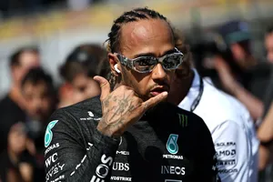 Lewis Hamilton lança produto INUSITADO e gera polêmica