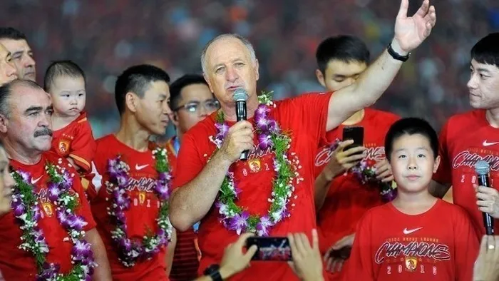 Luiz Felipe Scolari tricampeão Campeonato Chinês