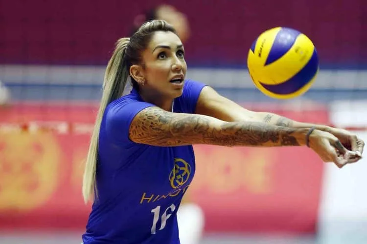 Imagem de Thaisa durante aquecimento na Superliga