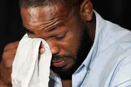 Jon Jones: &ldquo;Tomei morfina ap&oacute;s essa luta no UFC. Minha m&atilde;e at&eacute; chorava ao me ver&rdquo;