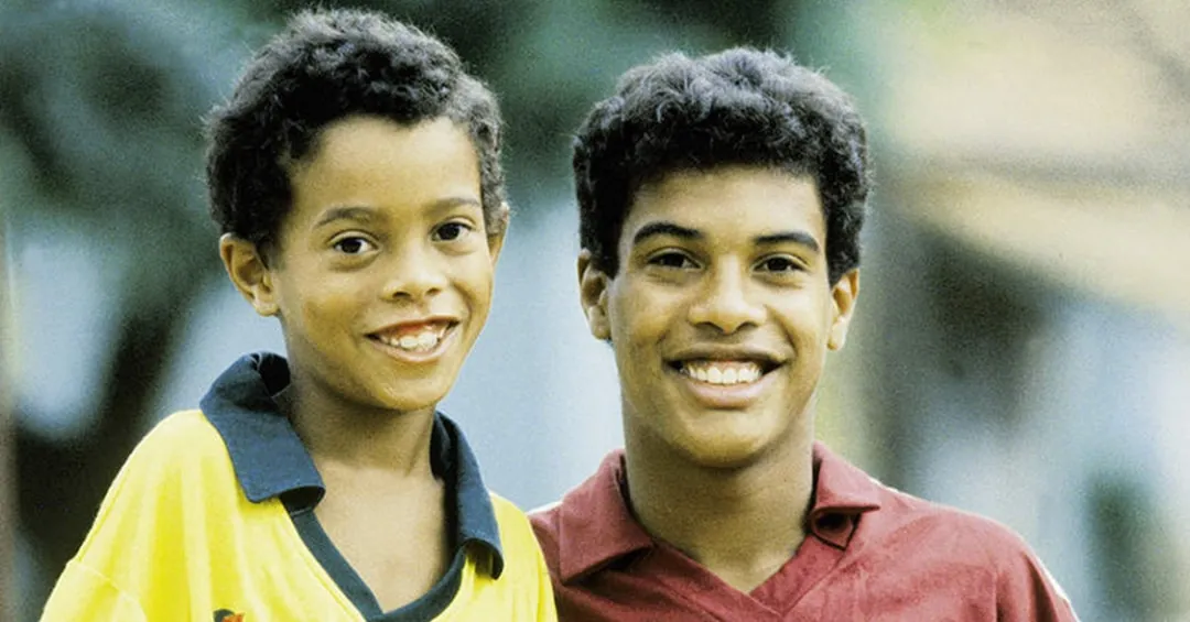 Ronaldinho Gaúcho ([auto_last_update format="Y" before=""]): times, títulos, gols e prêmios individuais