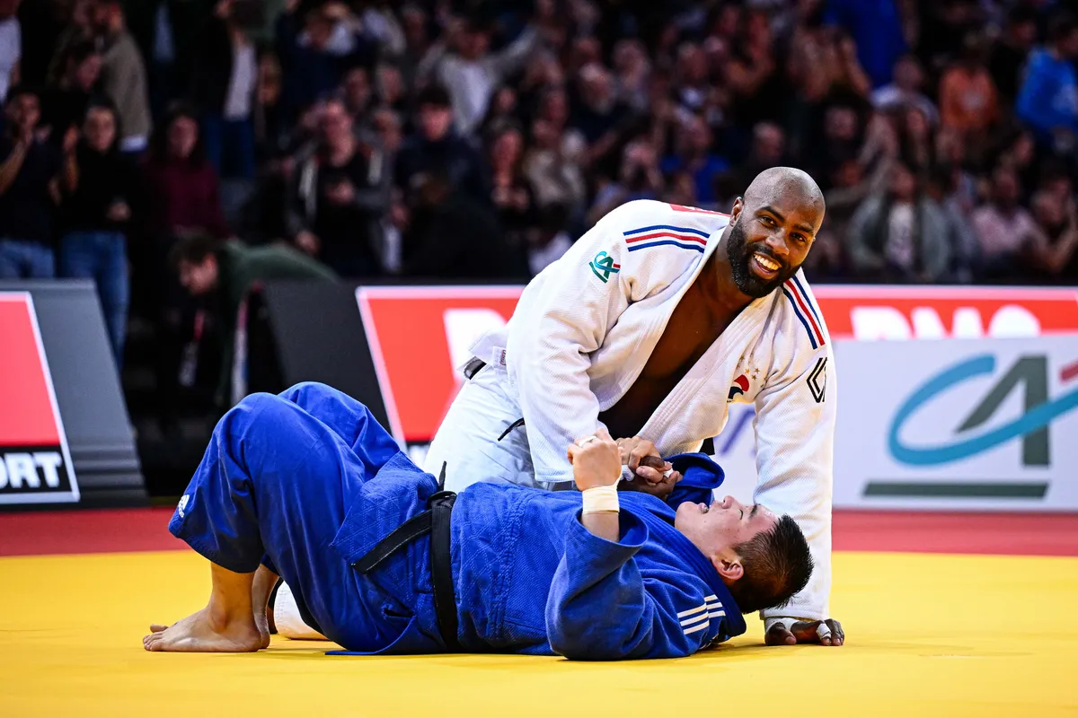 Teddy Riner contra Minjong KIM na final masculina de +100kg durante o Paris Grand Slam 2024 (Iconsport)