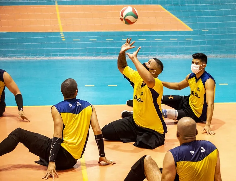 Equipe masculina de vôlei sentado em Tóquio 2020