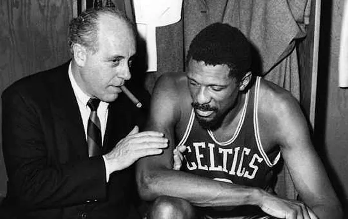 Red Auerbach t&eacute;cnico do Boston Celtics