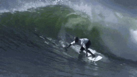 Manobras a&eacute;reo no surf
