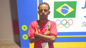 Coração no wrestling: jovem da Bahia participa dos Jogos da Juventude