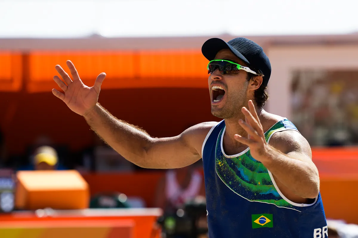 Bruno Schmidt durante a preliminar entre Brasil e Canad&aacute;, no Rio de Janeiro (Iconsport)