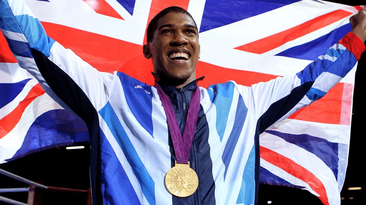 Anthony Joshua faz parte do grupos de pugilistas que brilhou em Olimp&iacute;adas antes da transi&ccedil;&atilde;o para o boxe profissional