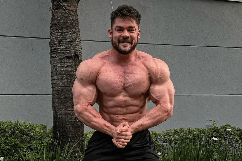 Matheus Menegate atualiza shape com 123kg e ainda nem começou o Off Season