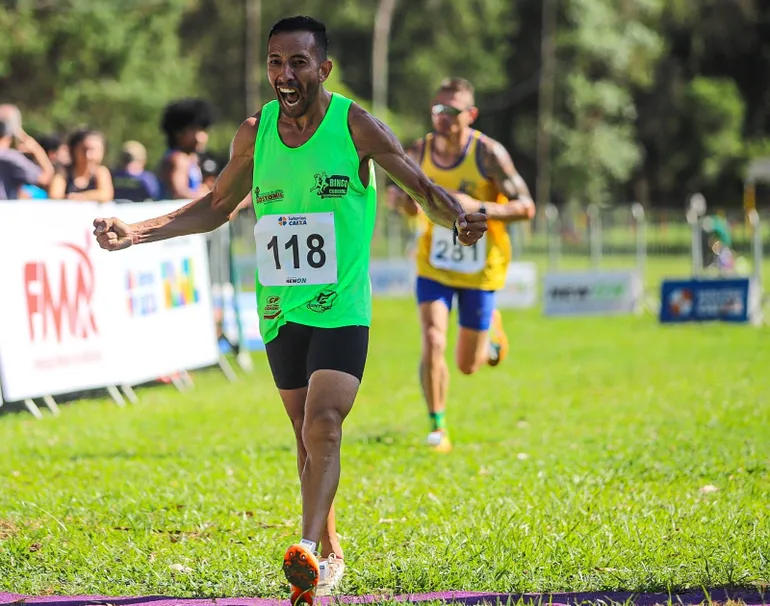 De mec&acirc;nico &agrave; convoca&ccedil;&atilde;o para a Sele&ccedil;&atilde;o Brasileira: conhe&ccedil;a a hist&oacute;ria do atleta Lucas Paulo