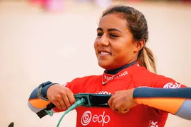Adolescente de 14 anos é a primeira classificada para a WSL de 2026 e bate recorde