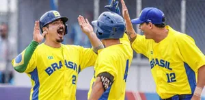 VITÓRIA HISTÓRICA! Brasil mantém chance de medalha no beisebol