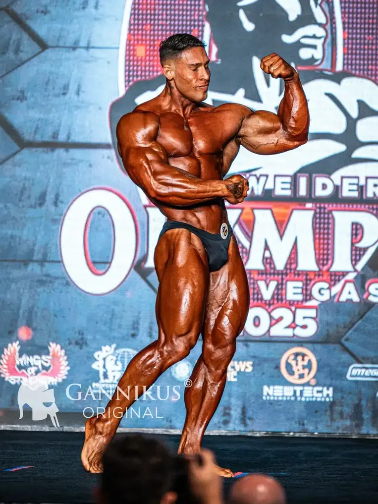 (FOTOS EM 4K) Ramon Dino rouba a cena nas prévias do Mr. Olympia 2025; veja apresentação