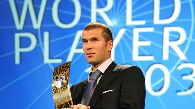 Zidane melhor jogador do mundo de 2003