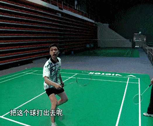 O Backhand é um dos mais usados golpes de badminton