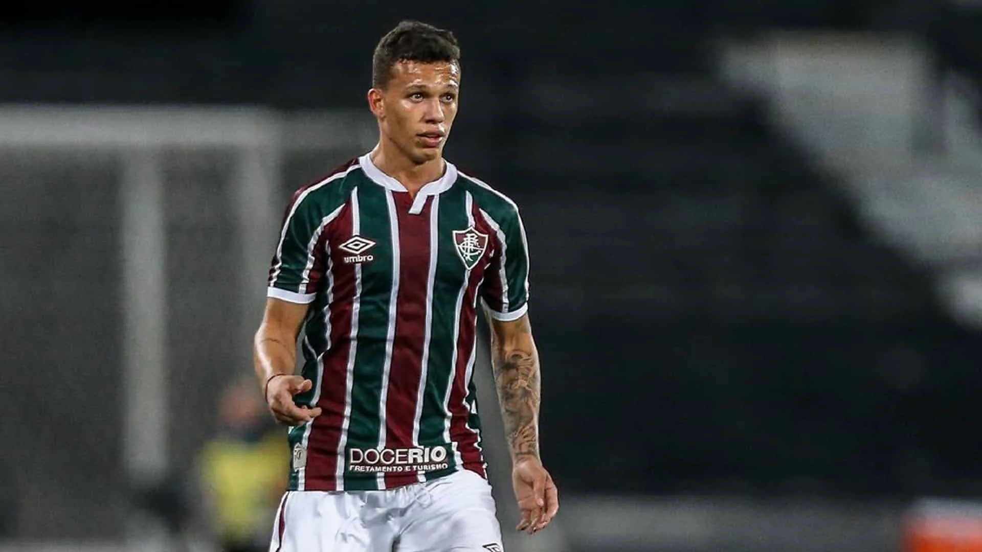 laterais brasileiros do fm