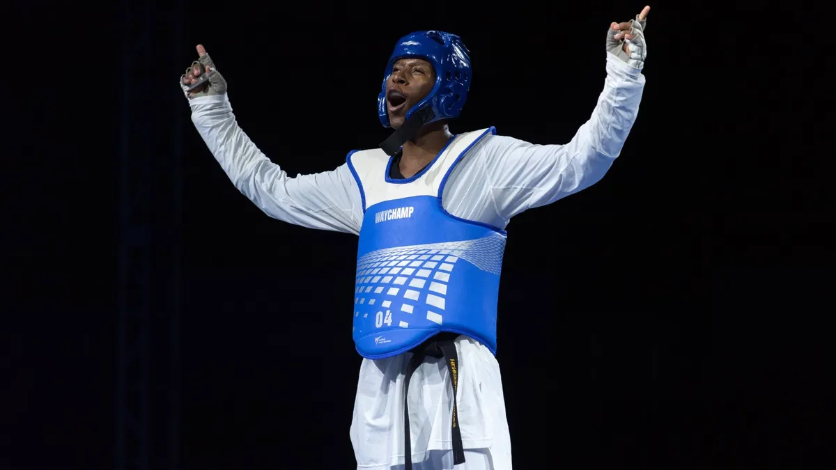 Henrique Marques vira na final e &eacute; ouro no Grand Prix de taekwondo em Paris