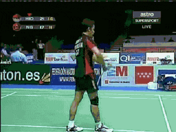 O Clear é um golpe do badminton que pode ser ofensivo ou defensivo