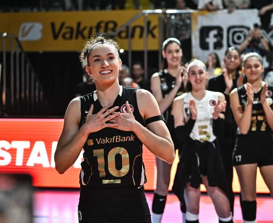 Gabi Guimarães ([auto_last_update format="Y" before=""]): biografia, curiosidade e títulos no vôlei