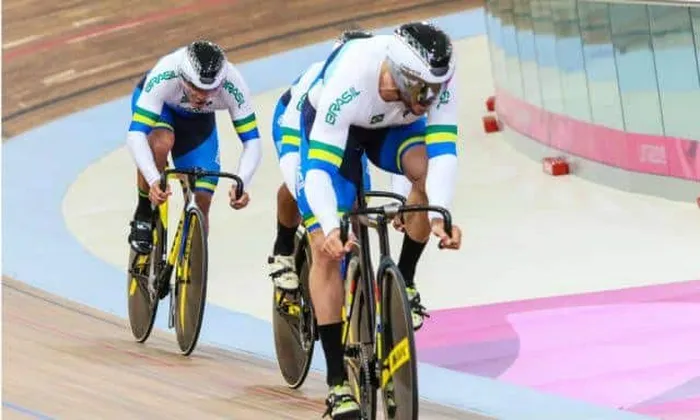 Velocidade por equipes no Ciclismo de Pista