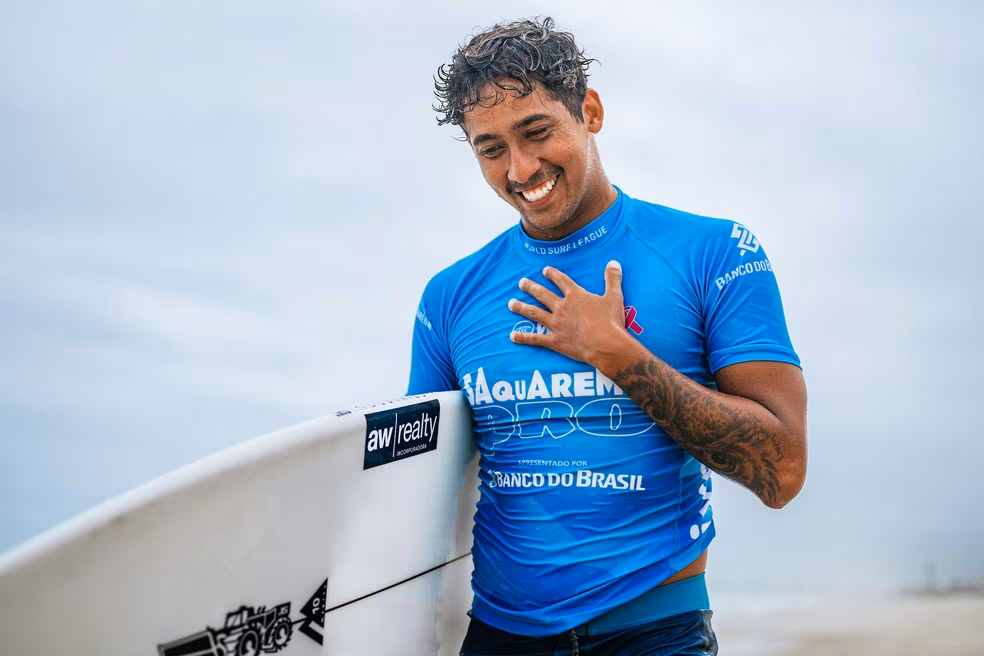 Samuel Pupo vai &agrave;s quartas em Saquarema e volta &agrave; elite da WSL 2024 | wsl | ge