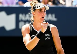 Bia Haddad atropela de novo e vai brigar por feito inédito na WTA