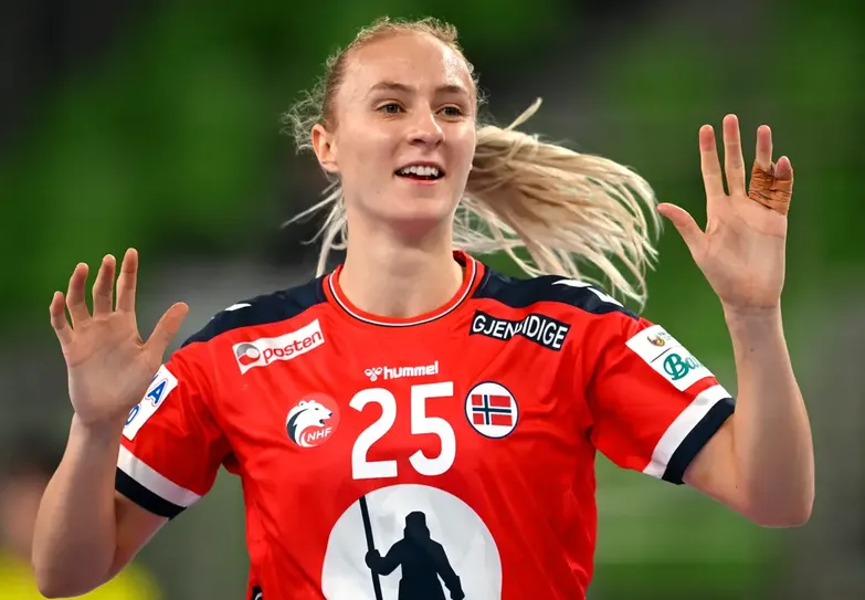 Henny Reistad e Noruega enfrentam a França na semifinal de sexta-feira. FOTO BJØRN S. DELEBEKK VG