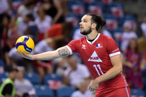 Saque no v&ocirc;lei