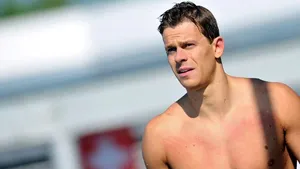 Cesar Cielo eterniza seu legado no esporte e recebe honraria internacional