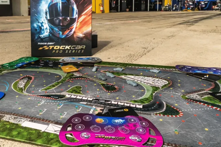 Conheça o novo jogo de tabuleiro Stock Car, que será seu presente de Natal