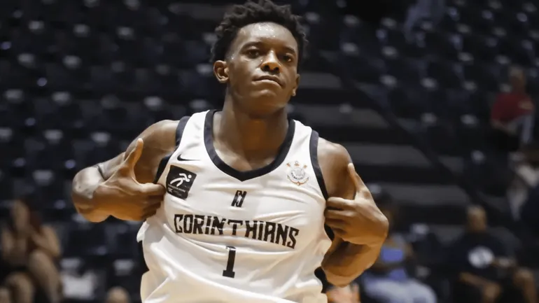 Corinthians dá o troco no São Paulo pelo basquete e quebra tabu no NBB