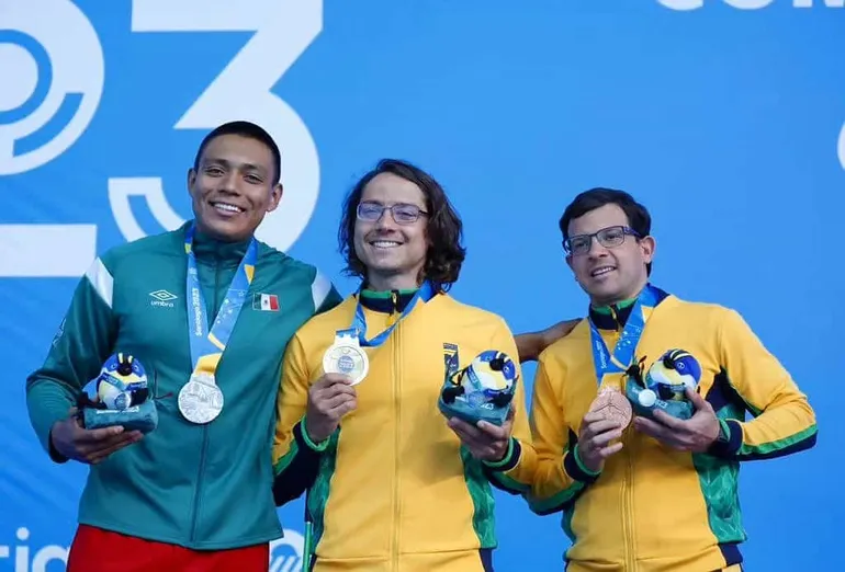 Natação de ouro: atletas paralímpicos fazem revelação surreal sobre a valorização do esporte