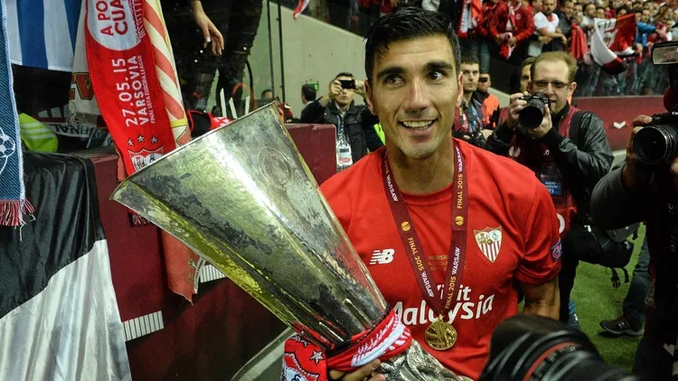 Jose Antonio Reyes maior campeão da Liga Europa